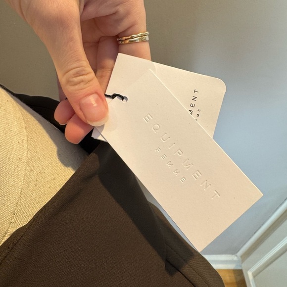 Equipment Bennet Gathered Front Shirt - NWT - Picture 7 of 9